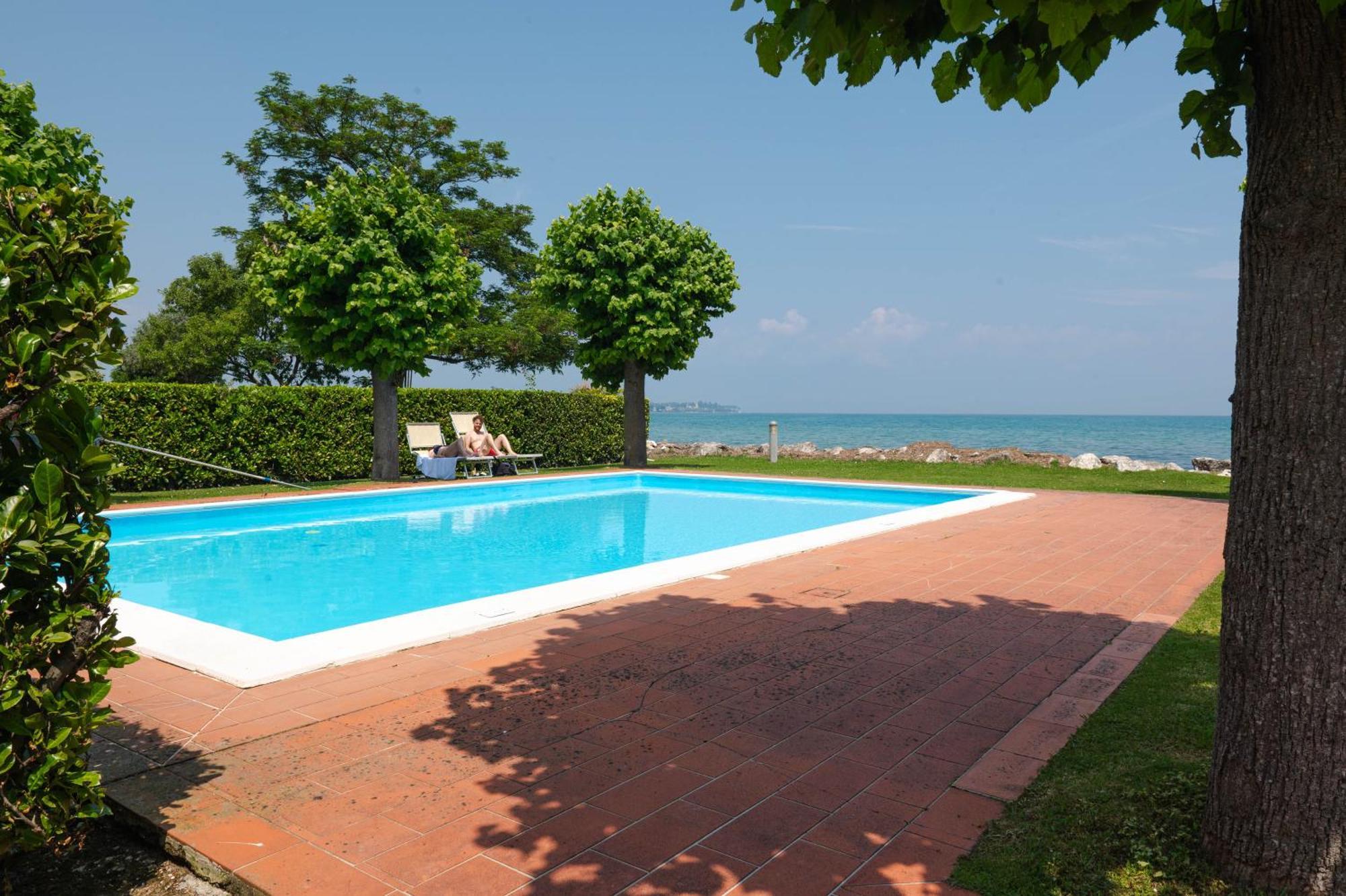 Incantevole Location Fronte Lago Sirmione Kültér fotó